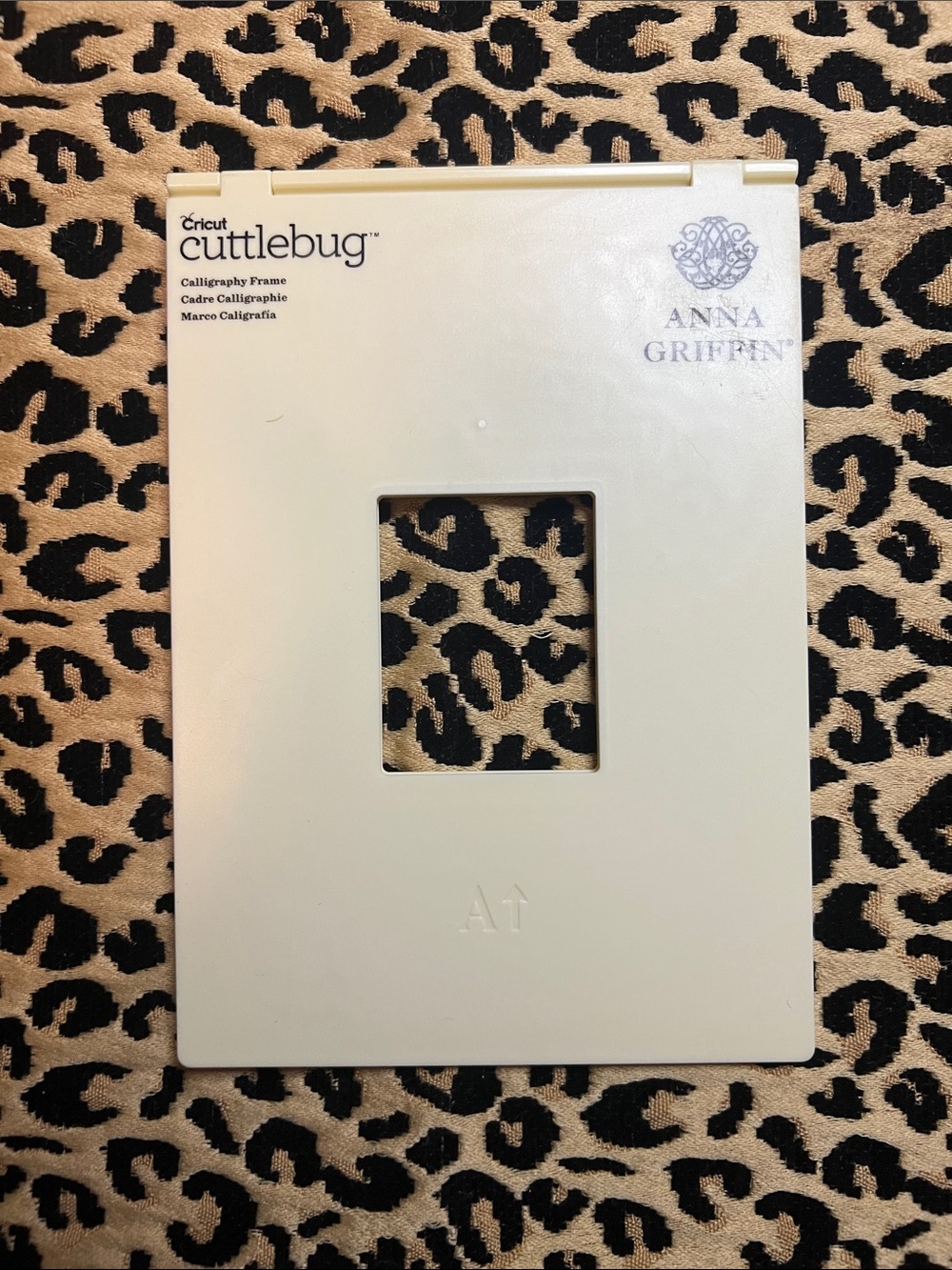 Cricut Cuttlebug Anna Griffin Calligraphy Frame - Cream White